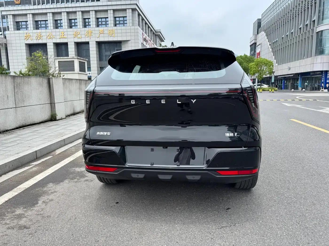 Geely Boyue L 2025 Fourth Generation 1.5TD DCT (Mountain and River) — миниатюра 6