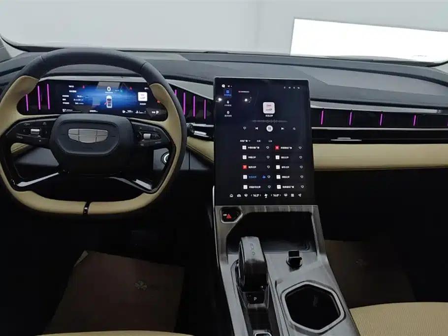 Geely Boyue L 2023 1.5TD DCT Premium Edition — миниатюра 12