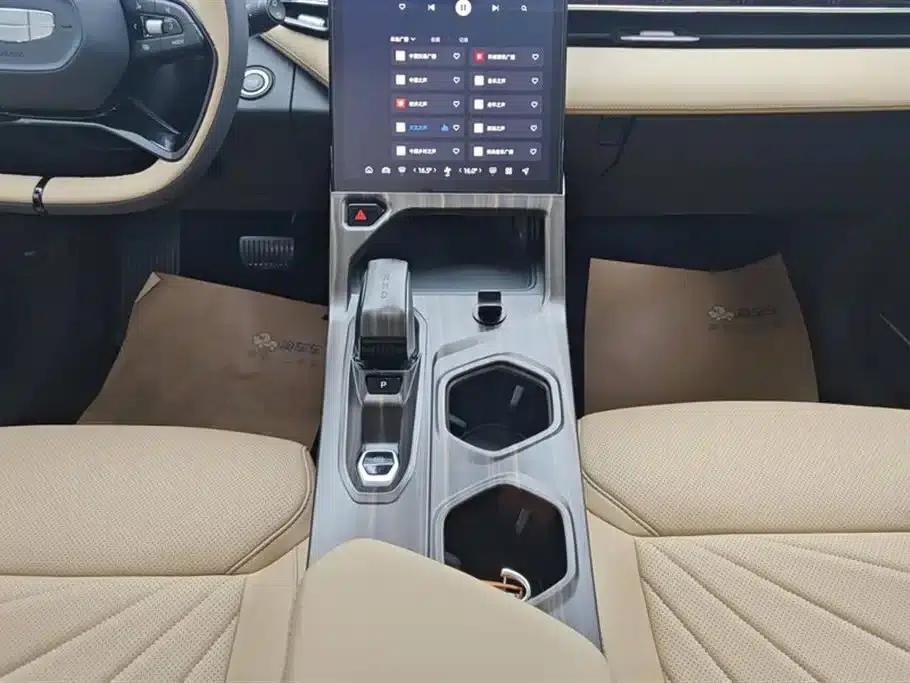 Geely Boyue L 2023 1.5TD DCT Premium Edition — миниатюра 16