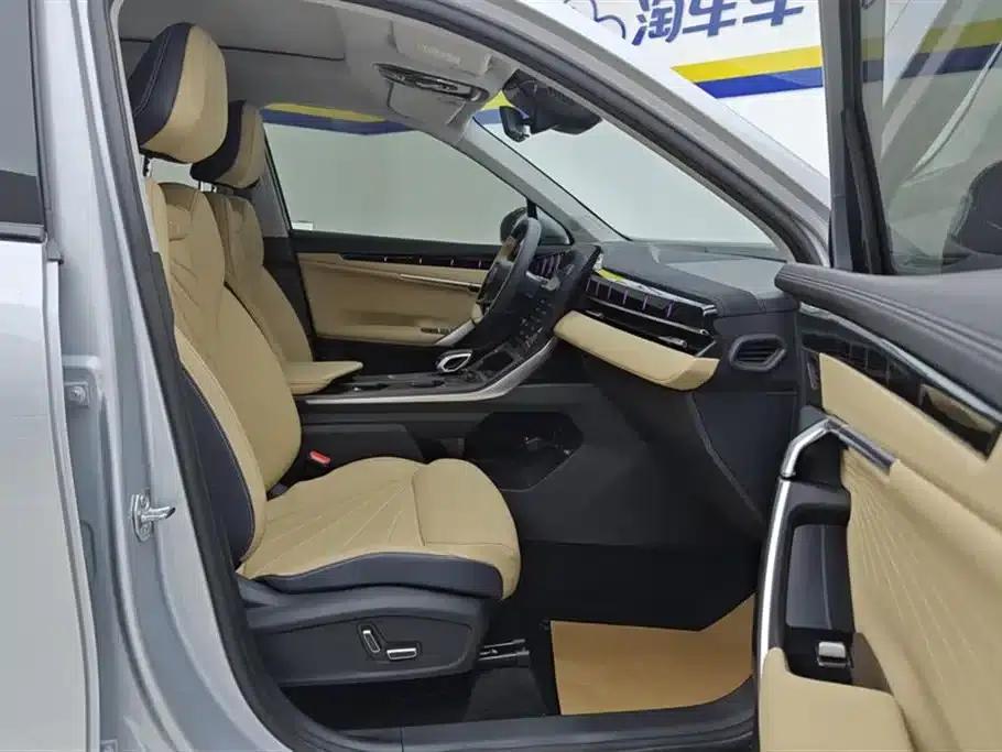 Geely Boyue L 2023 1.5TD DCT Premium Edition — миниатюра 8