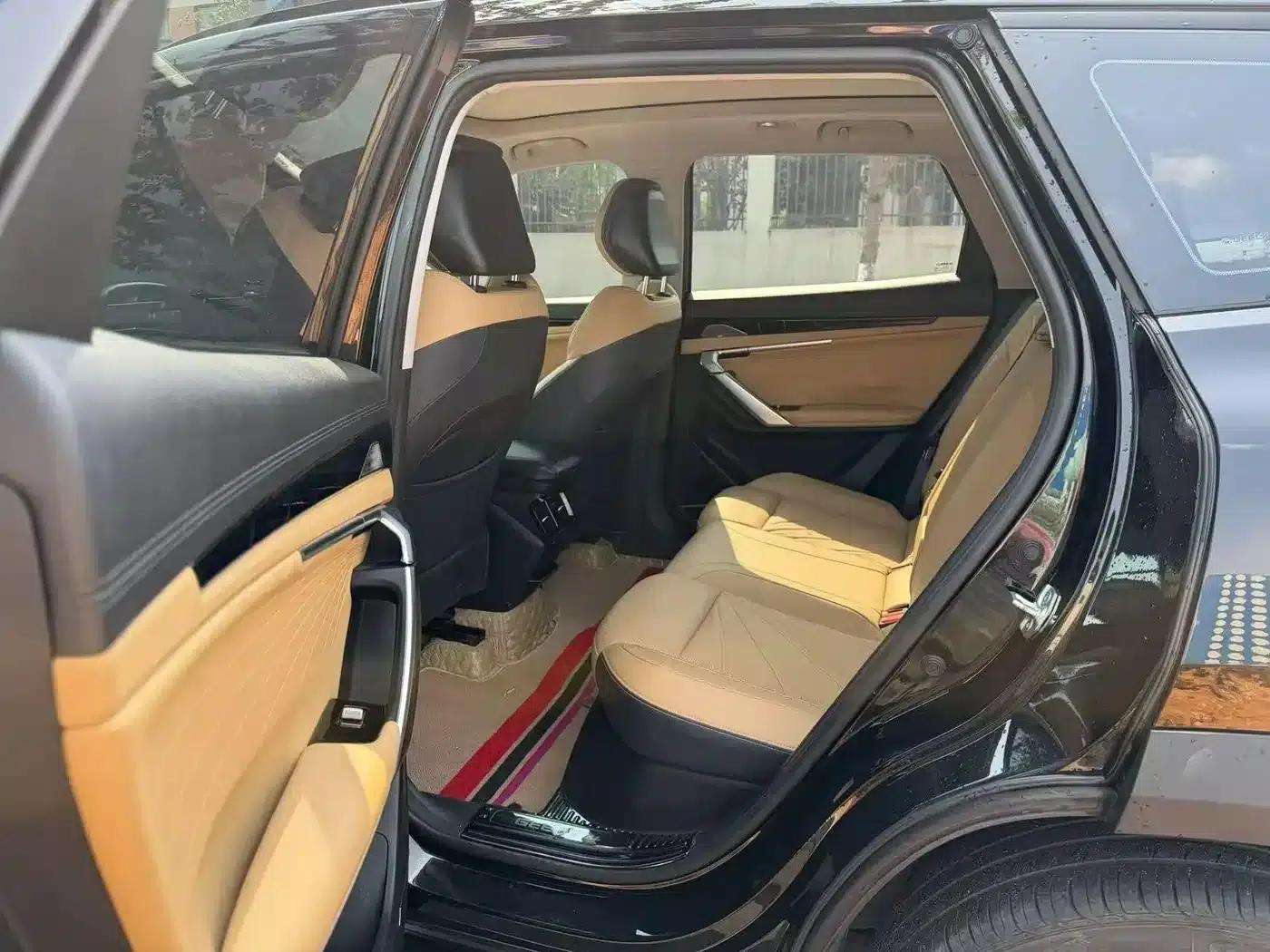 Geely Boyue L 2023 1.5TD DCT Luxury Edition — миниатюра 6