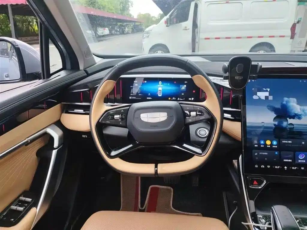 Geely Boyue L 2023 1.5TD DCT Premium Edition — миниатюра 3