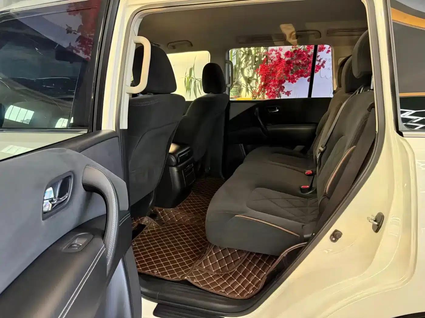 Nissan Patrol 2018 4.0L Leader Edition — миниатюра 6