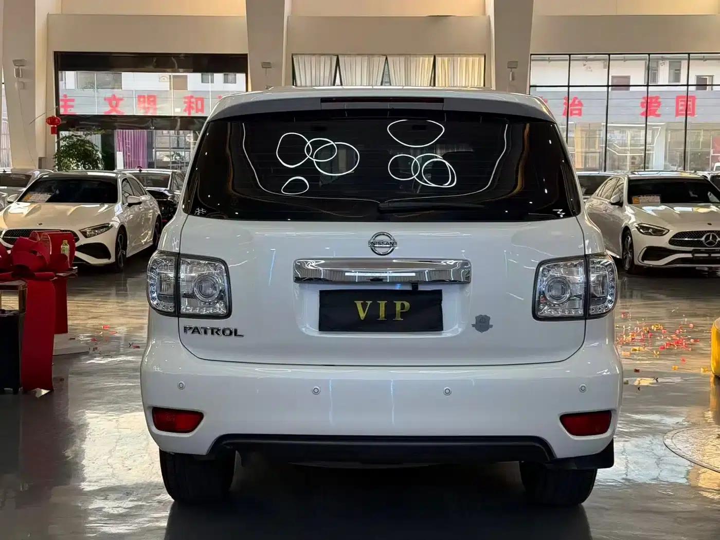 Nissan Patrol 2018 4.0L Leader Edition — миниатюра 8