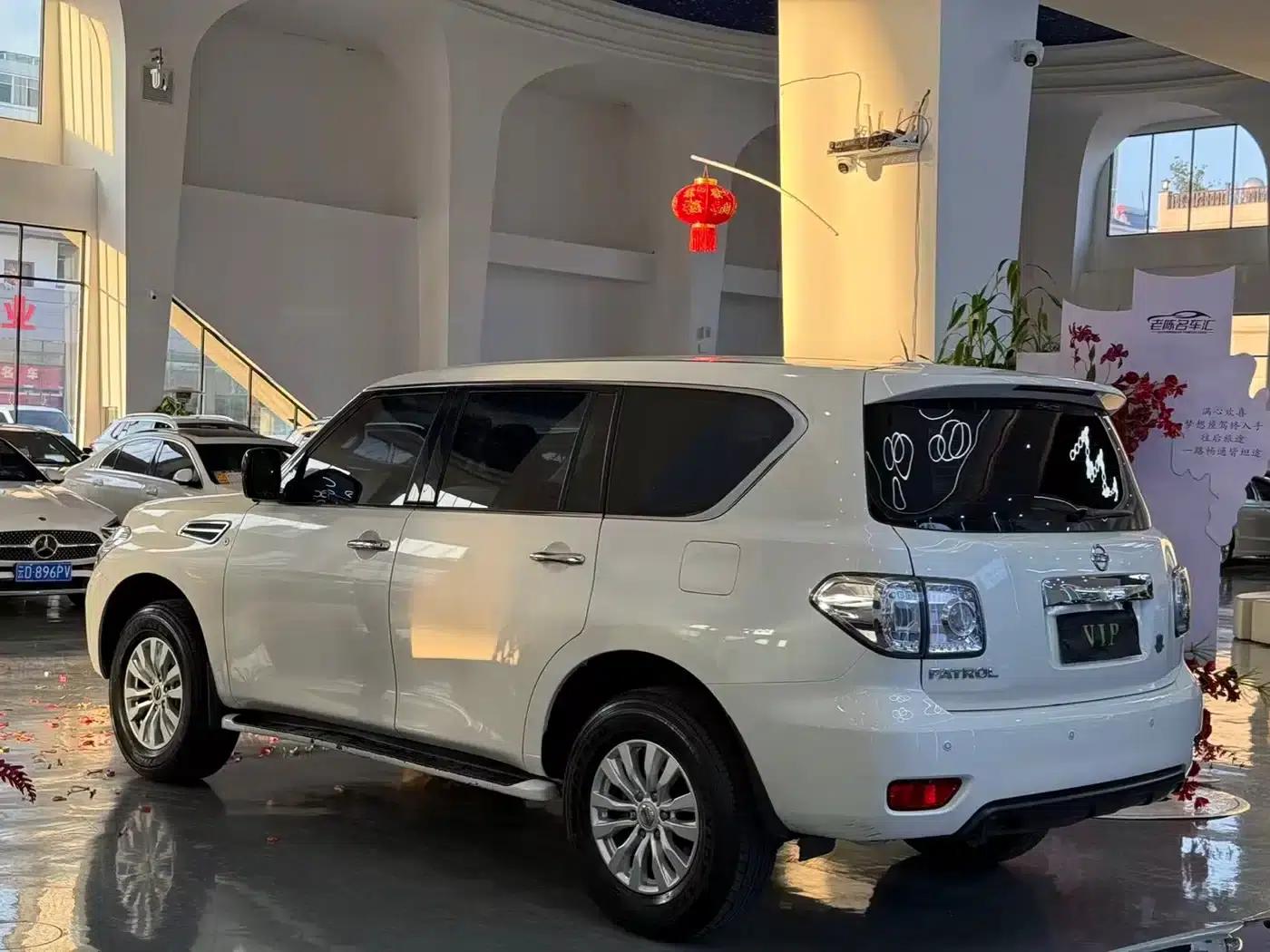Nissan Patrol 2018 4.0L Leader Edition — миниатюра 9