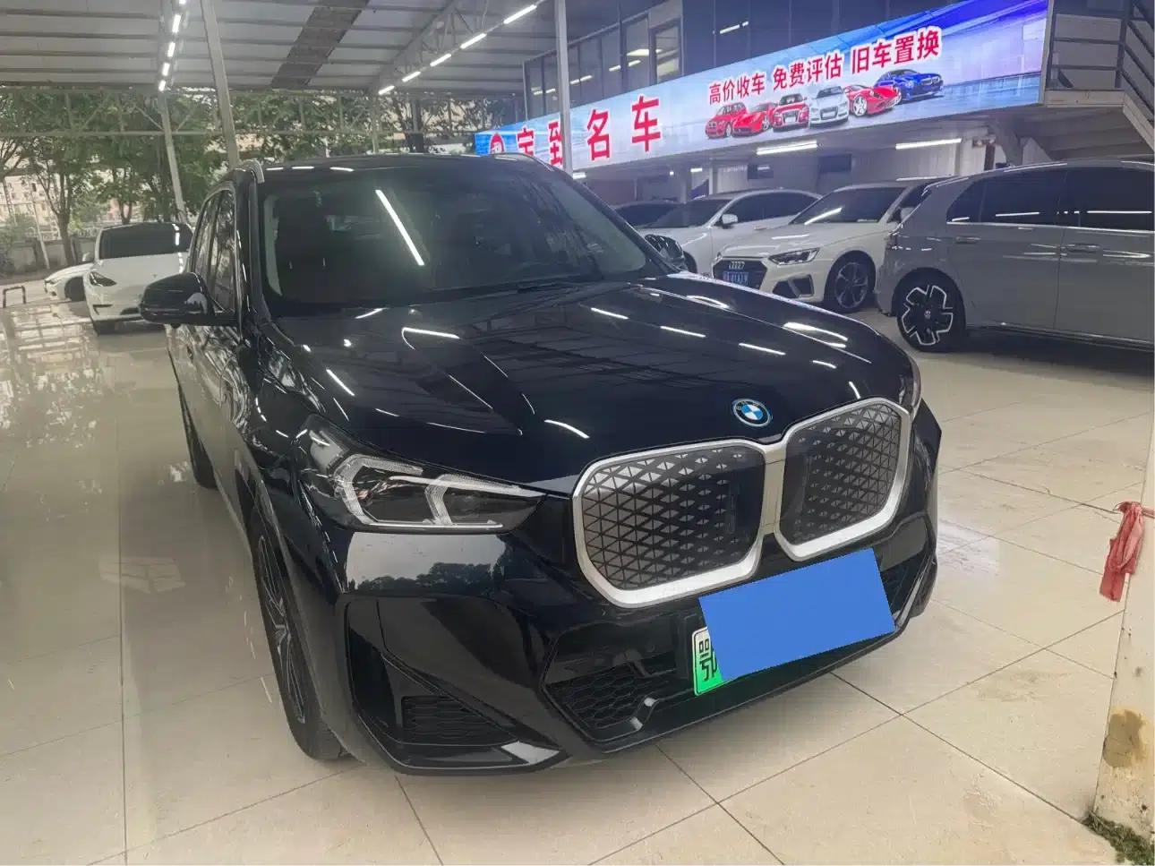 BMW iX1 2023 eDrive25L M Sport Package — миниатюра 1