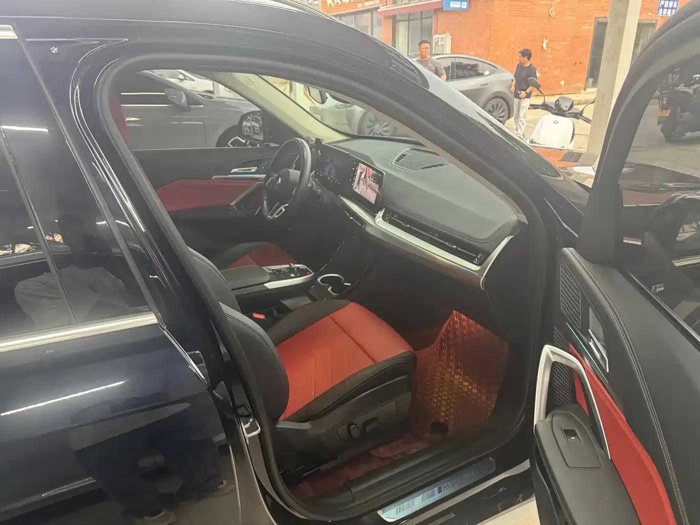 BMW iX1 2023 eDrive25L M Sport Package — миниатюра 9
