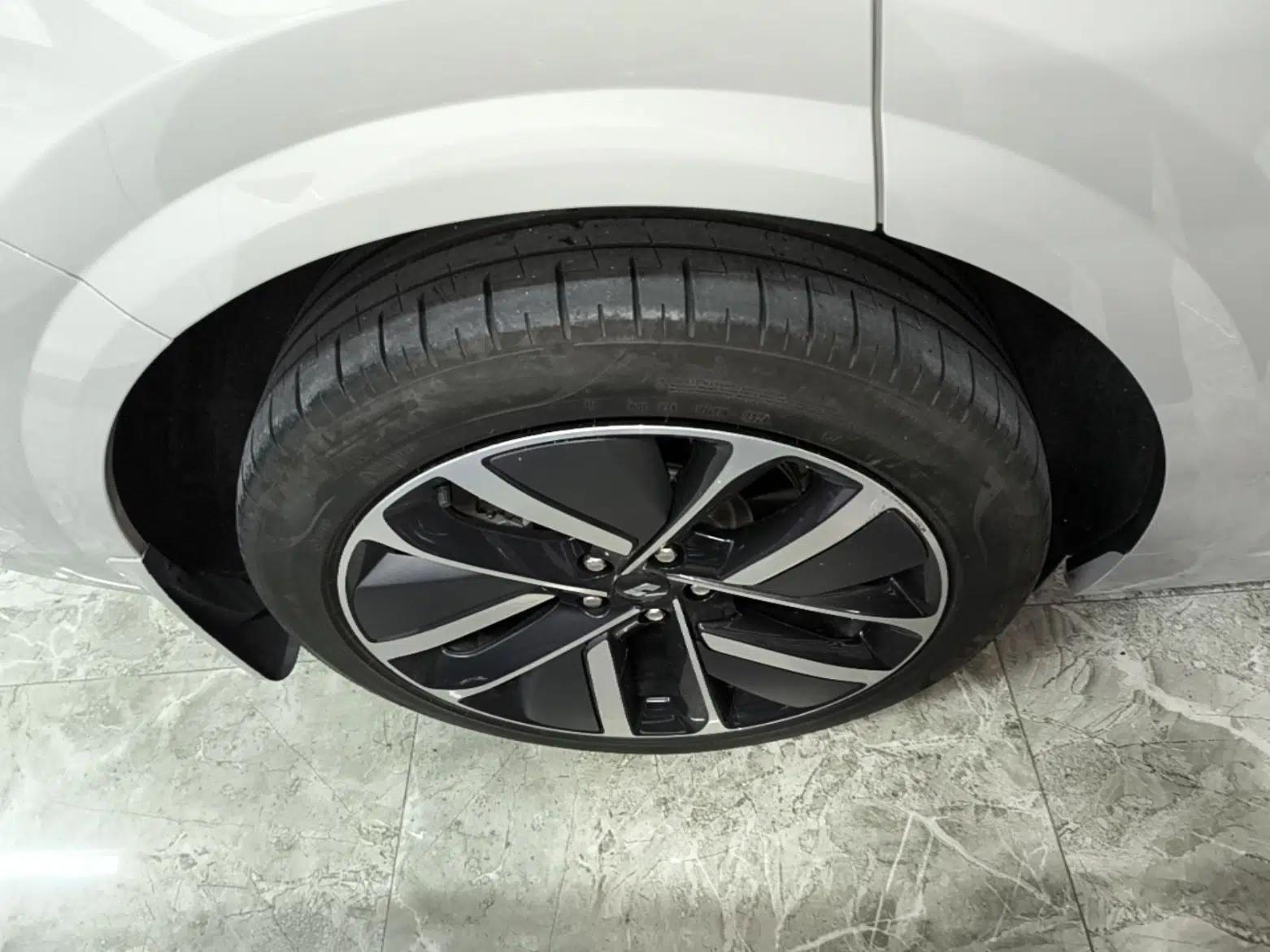 Used Li Auto L6 2024 Max — миниатюра 11