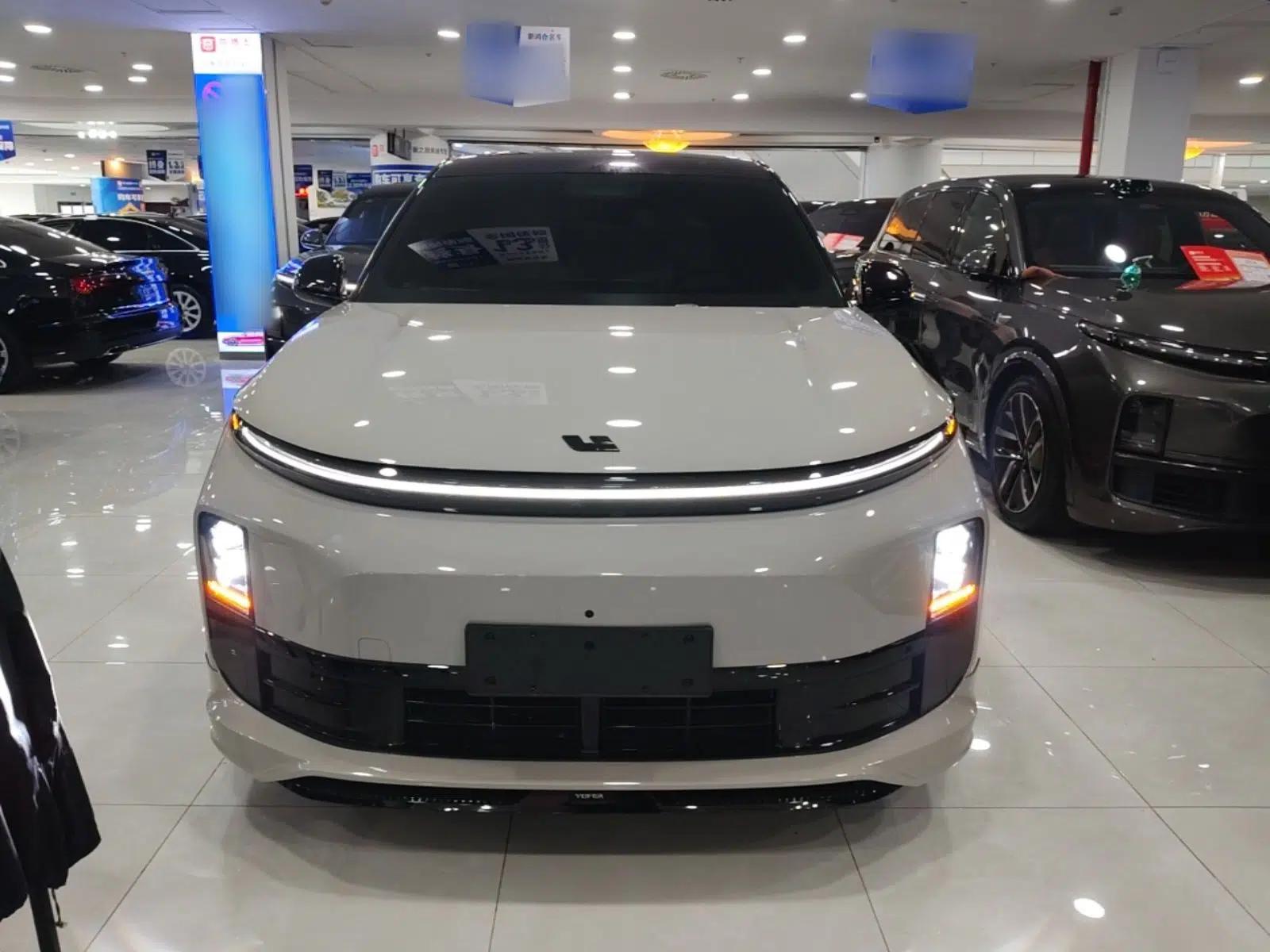 Used Li Auto L6 2024 Pro Model — миниатюра 2