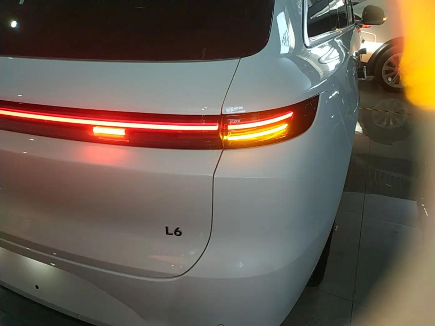 Used Li Auto L6 2024 Pro Model — миниатюра 9