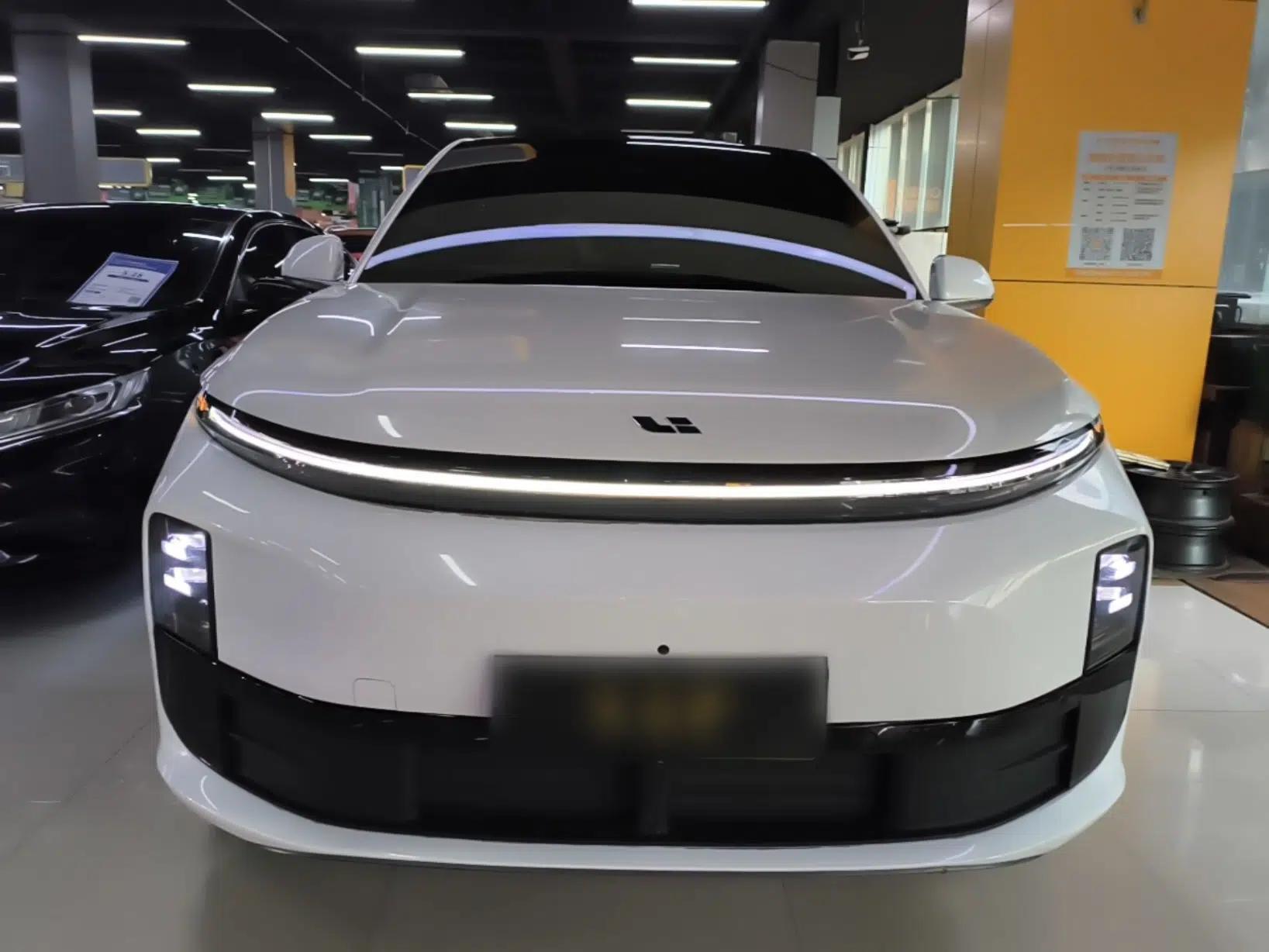Used Li Auto L6 2024 Pro Model — миниатюра 2