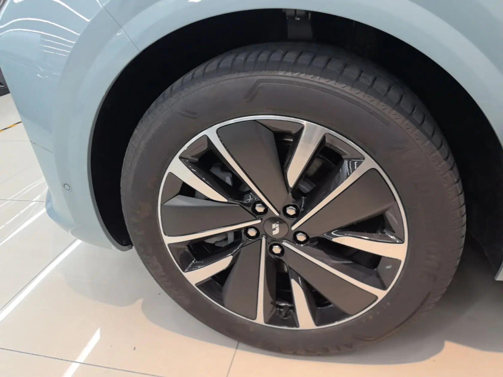 Used Li Auto L6 2025 Max Smart Refresh Edition — миниатюра 15