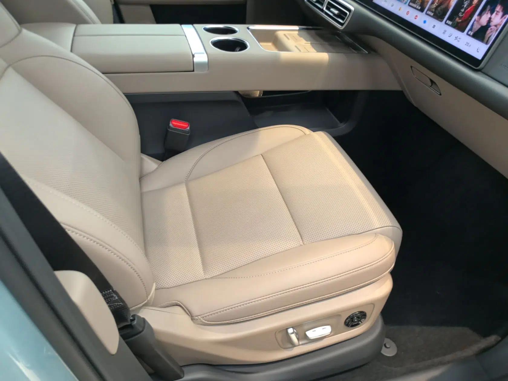 Used Li Auto L6 2025 Max Smart Refresh Edition — миниатюра 24