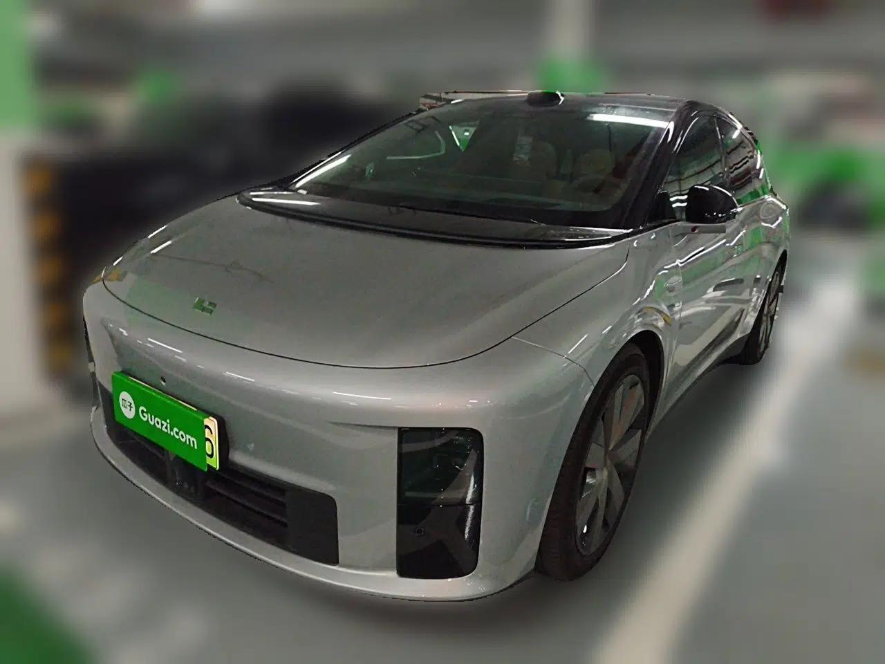 Used Li Auto i6 2025 Model Four-Wheel-Drive Standard Type — миниатюра 1