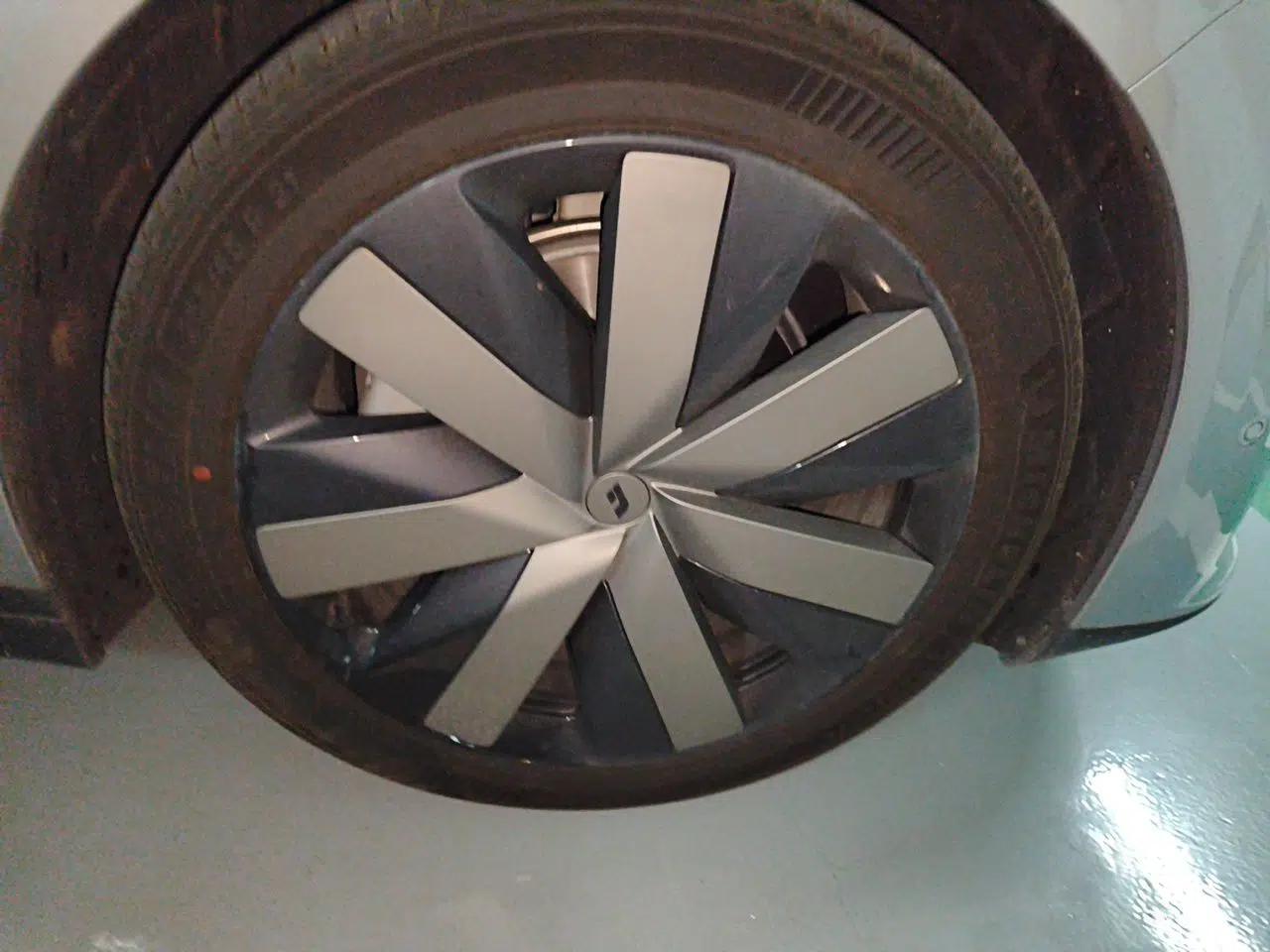 Used Li Auto i6 2025 Model Four-Wheel-Drive Standard Type — миниатюра 8