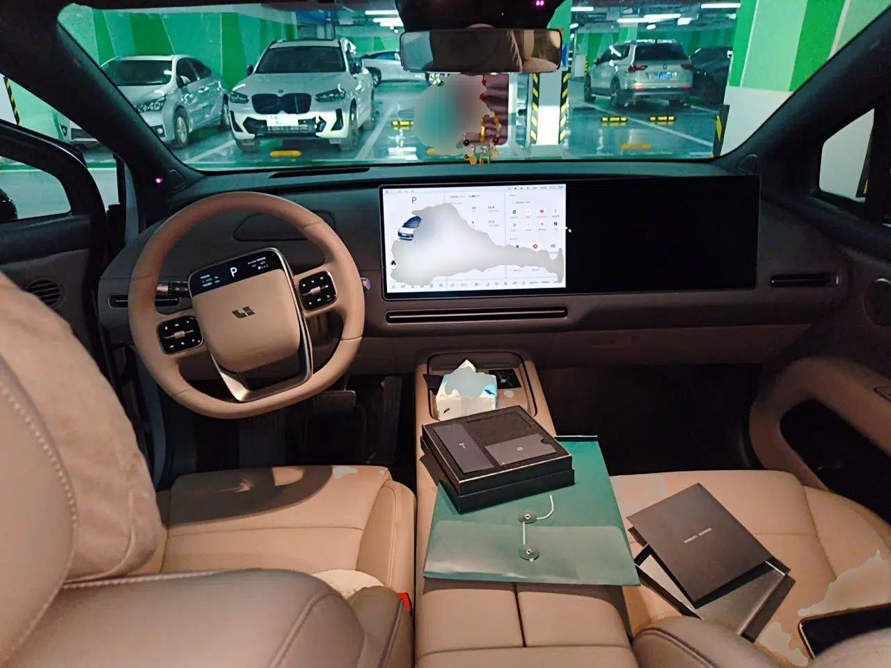 Used Li Auto i6 2025 Model Four-Wheel-Drive Standard Type — миниатюра 9