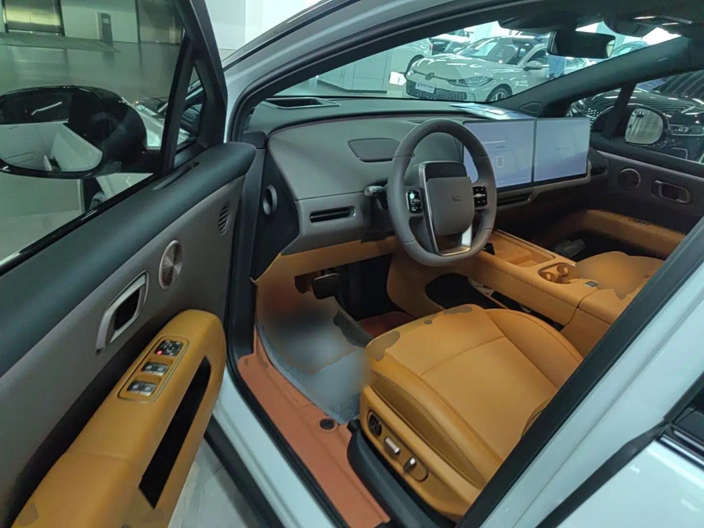 Used Li Auto i6 2025 Model Four-Wheel-Drive Standard Type — миниатюра 18