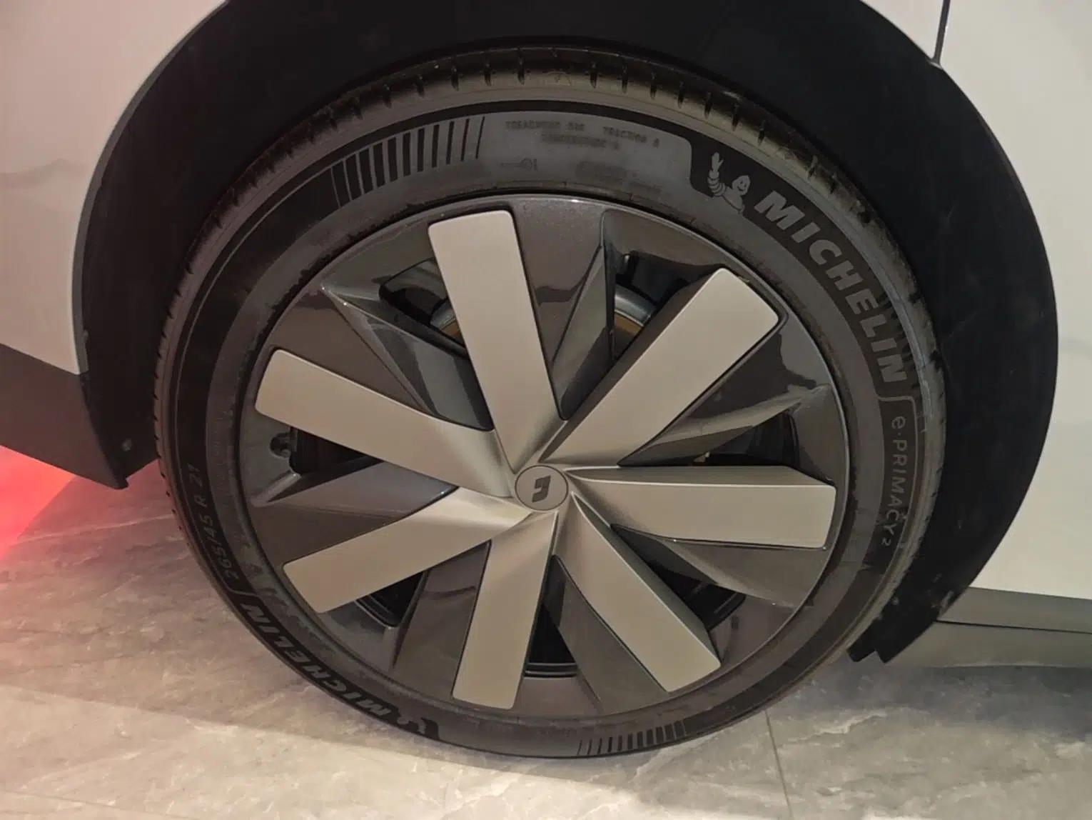 Used Li Auto i6 2025 Model Two-Wheel-Drive Standard Type — миниатюра 11