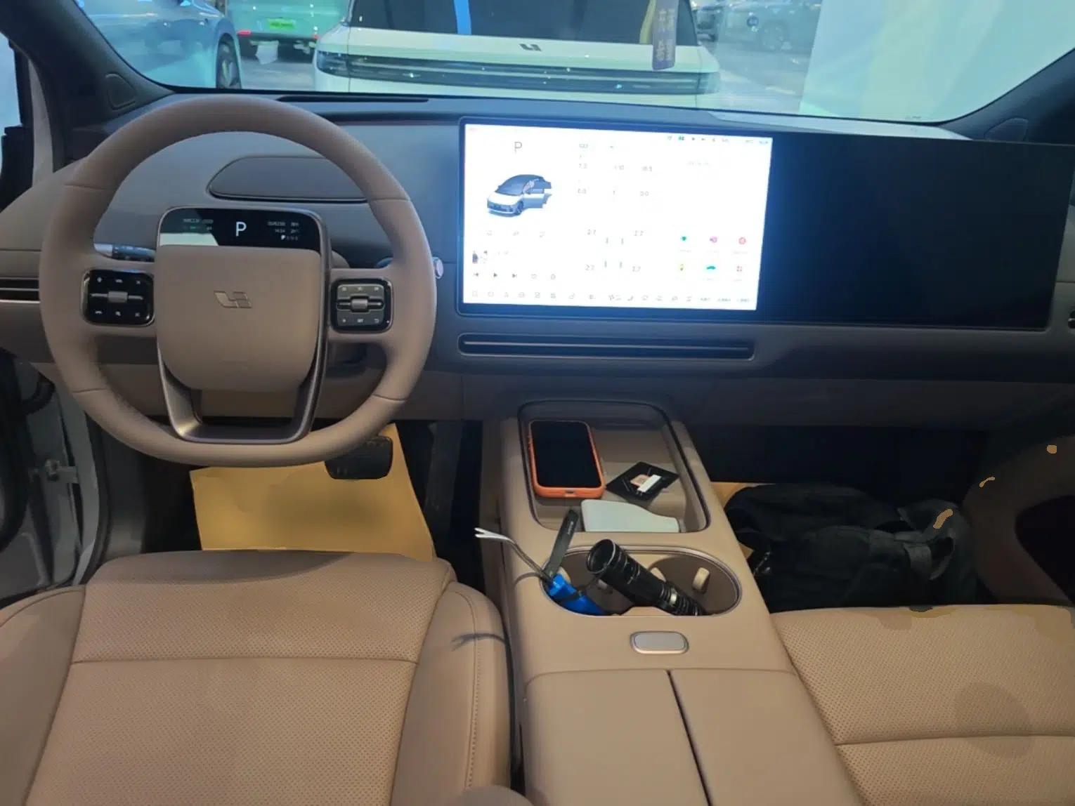 Used Li Auto i6 2025 Model Two-Wheel-Drive Standard Type — миниатюра 12