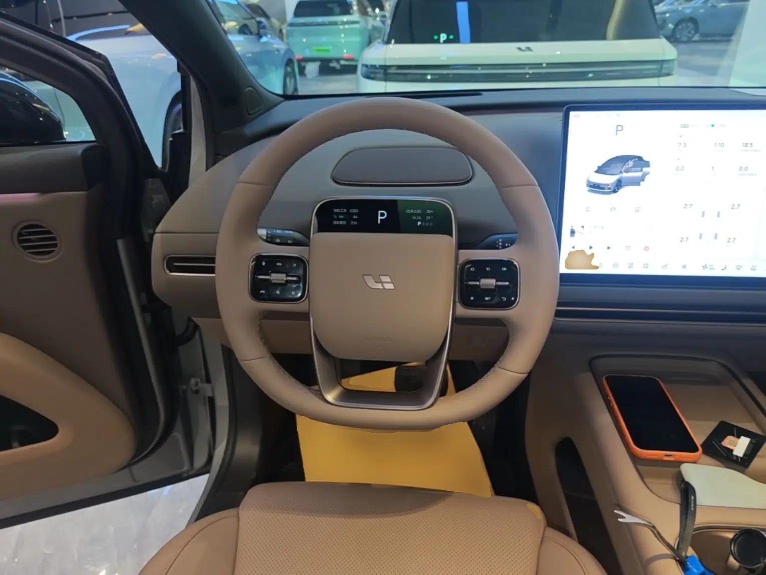 Used Li Auto i6 2025 Model Two-Wheel-Drive Standard Type — миниатюра 13