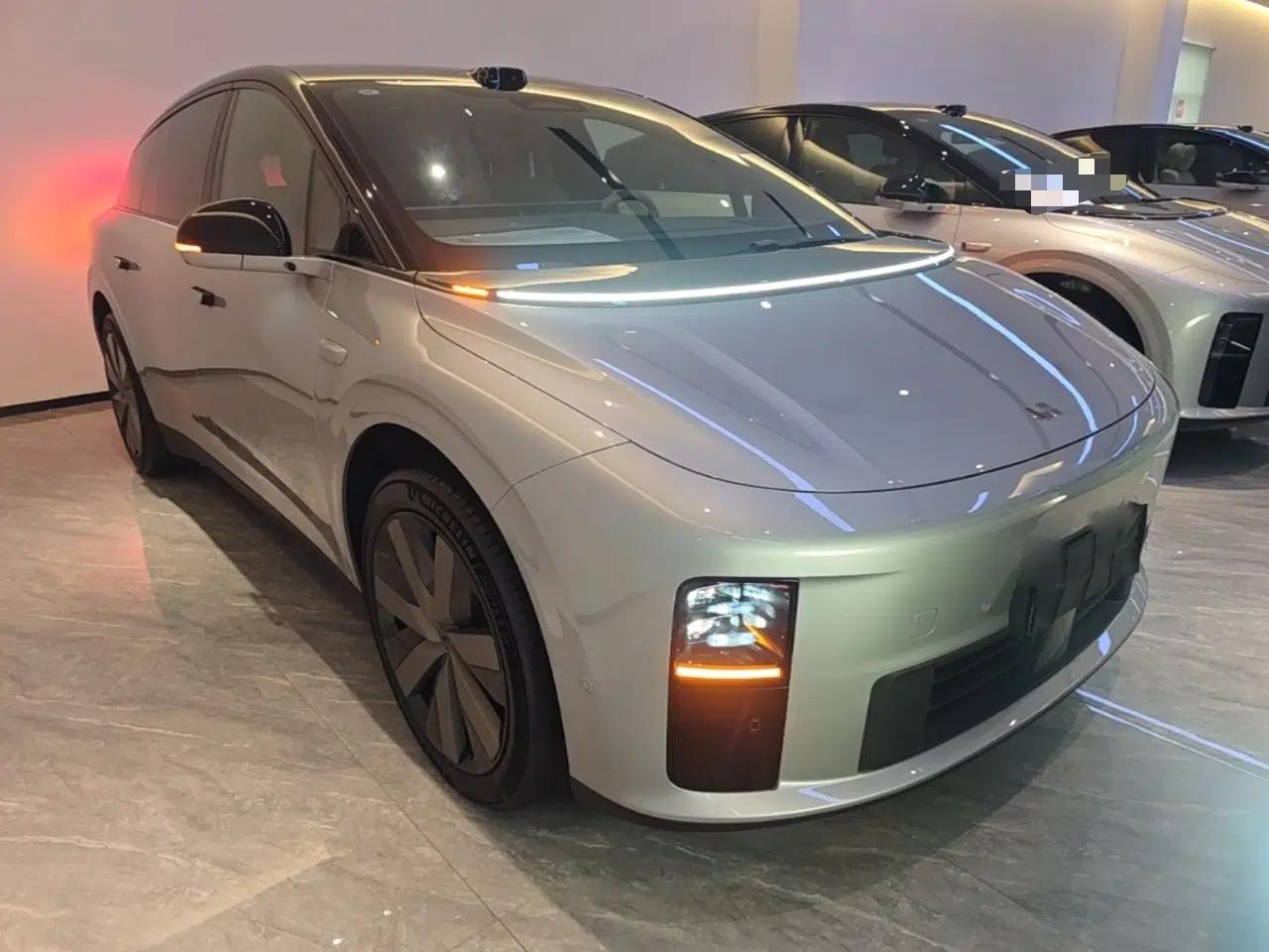Used Li Auto i6 2025 Model Two-Wheel-Drive Standard Type — миниатюра 3