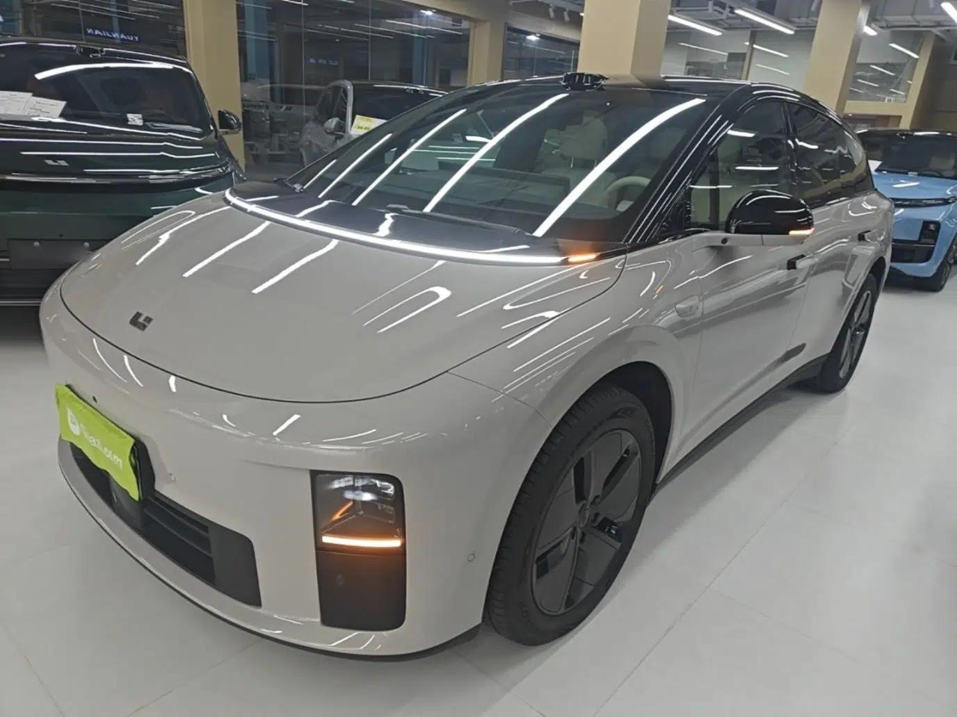 Used Li Auto i6 2025 Model Two-Wheel-Drive Standard Type — миниатюра 1