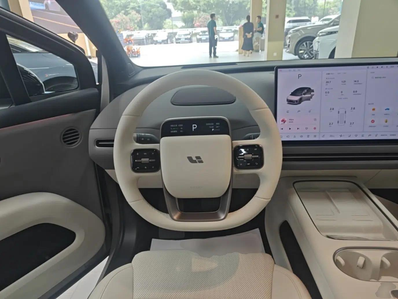 Used Li Auto i6 2025 Model Two-Wheel-Drive Standard Type — миниатюра 18