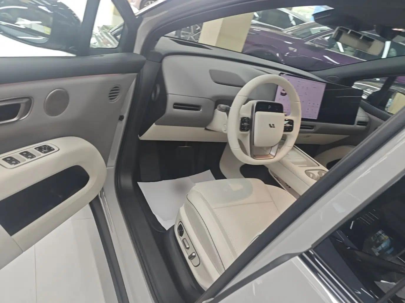 Used Li Auto i6 2025 Model Two-Wheel-Drive Standard Type — миниатюра 23