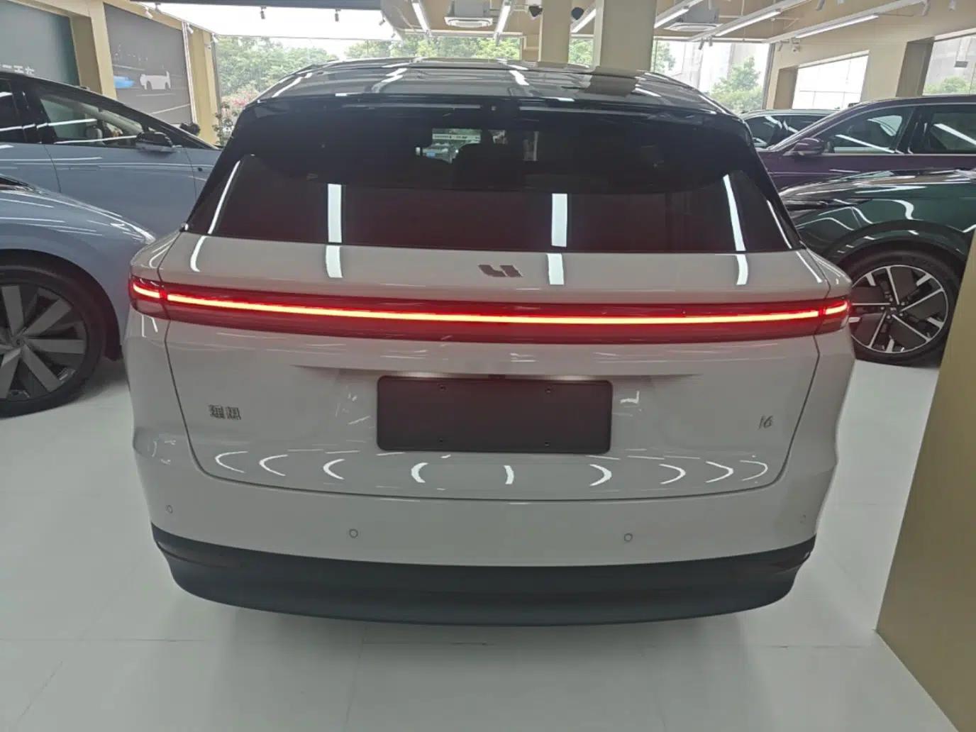 Used Li Auto i6 2025 Model Two-Wheel-Drive Standard Type — миниатюра 5