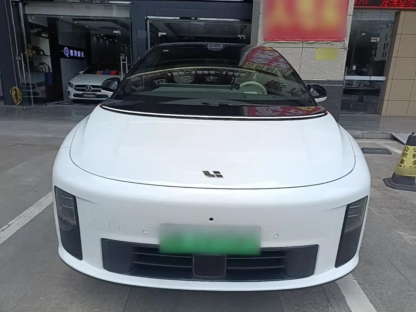 Used Li Auto i6 2025 Model Two-Wheel-Drive Standard Type — миниатюра 2