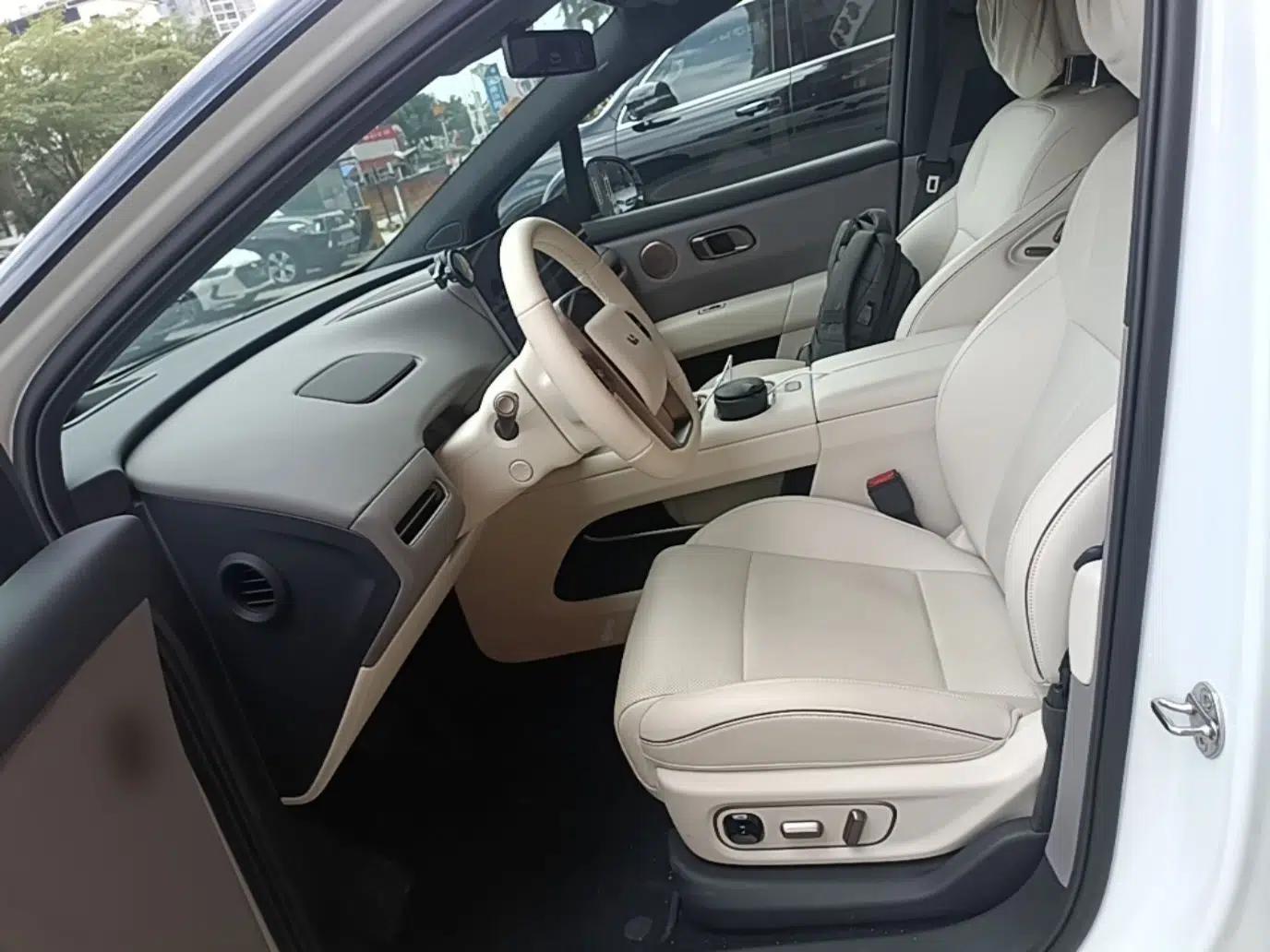 Used Li Auto i6 2025 Model Two-Wheel-Drive Standard Type — миниатюра 17