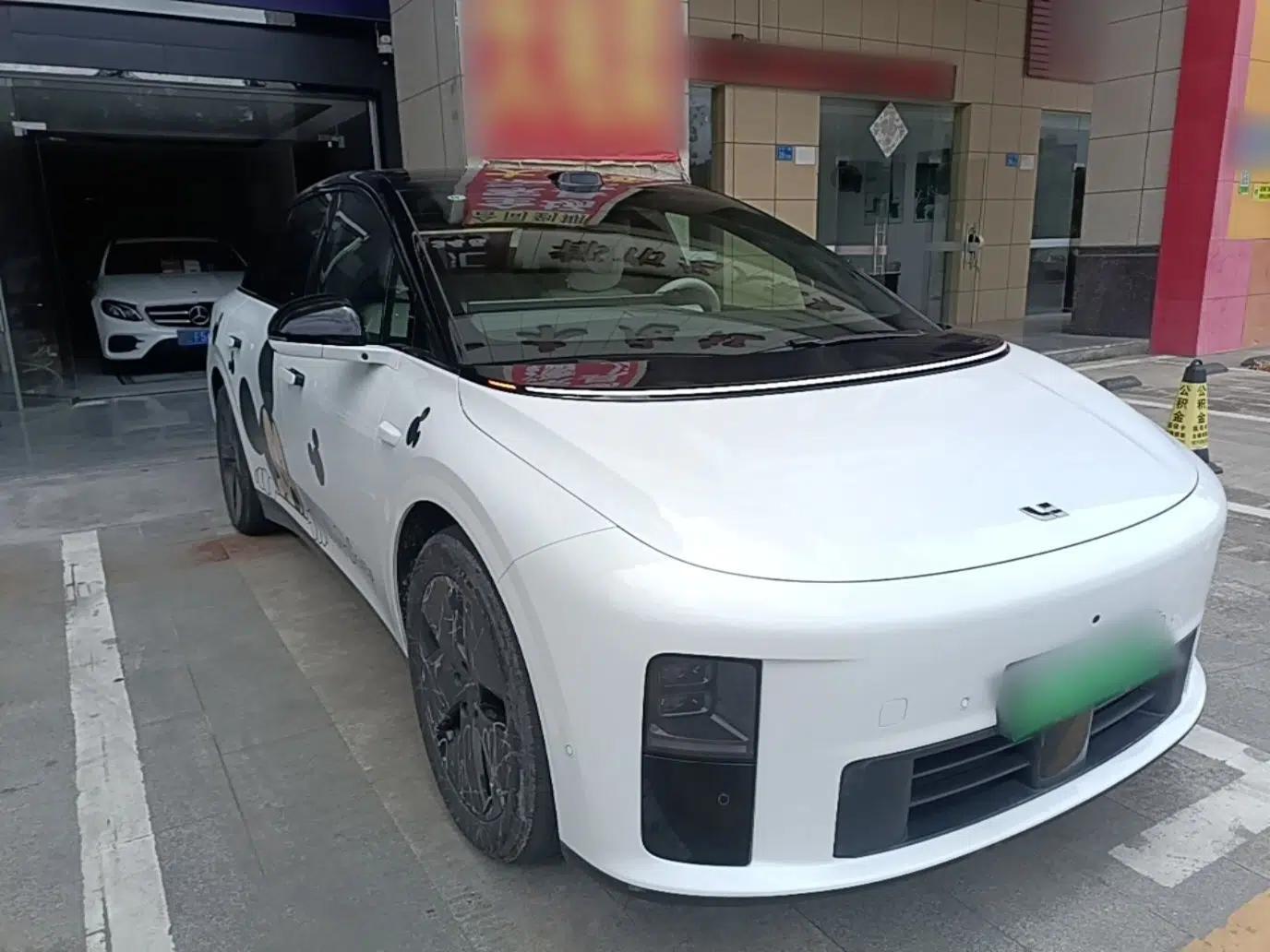 Used Li Auto i6 2025 Model Two-Wheel-Drive Standard Type — миниатюра 3