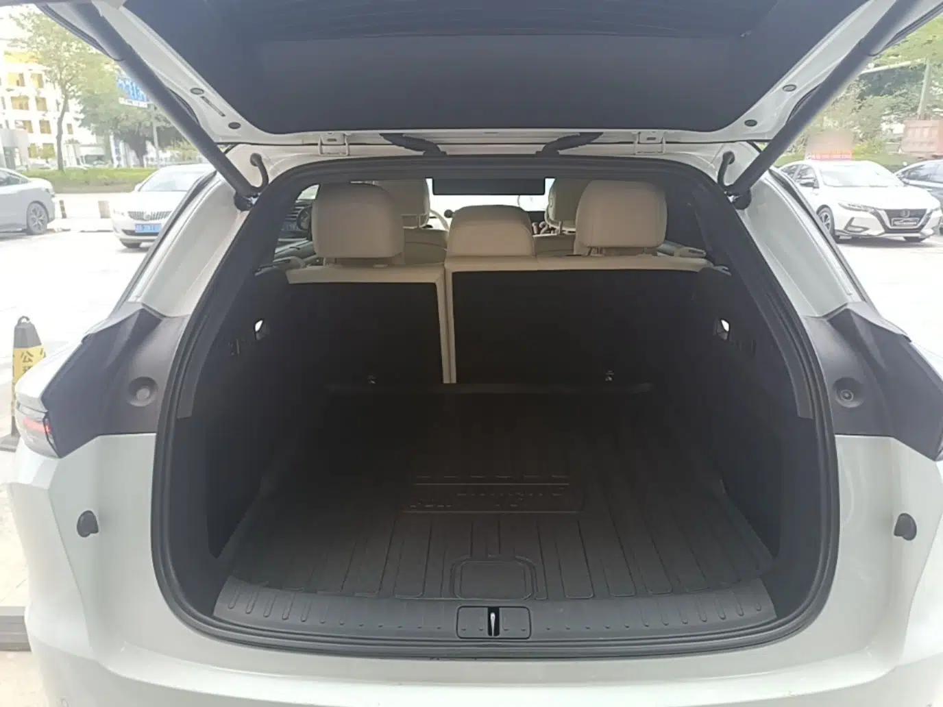 Used Li Auto i6 2025 Model Two-Wheel-Drive Standard Type — миниатюра 22
