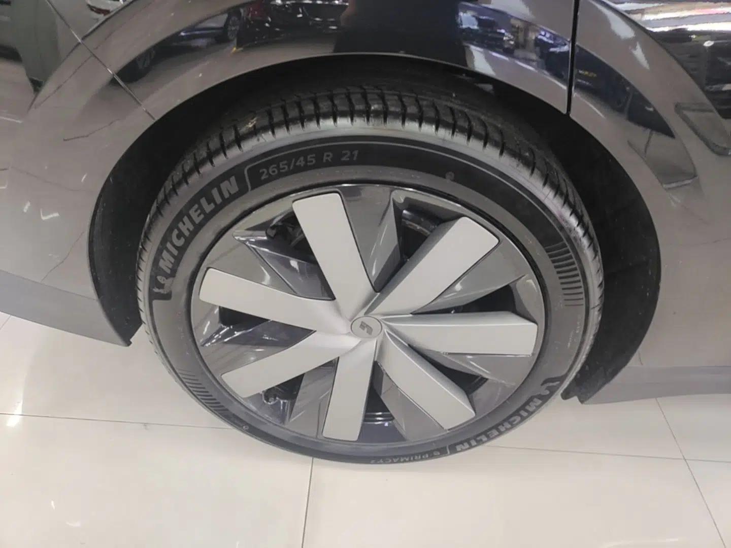 Used Li Auto i6 2025 Model Two-Wheel-Drive Standard Type — миниатюра 11