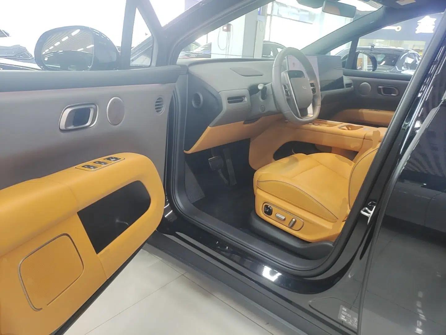 Used Li Auto i6 2025 Model Two-Wheel-Drive Standard Type — миниатюра 18