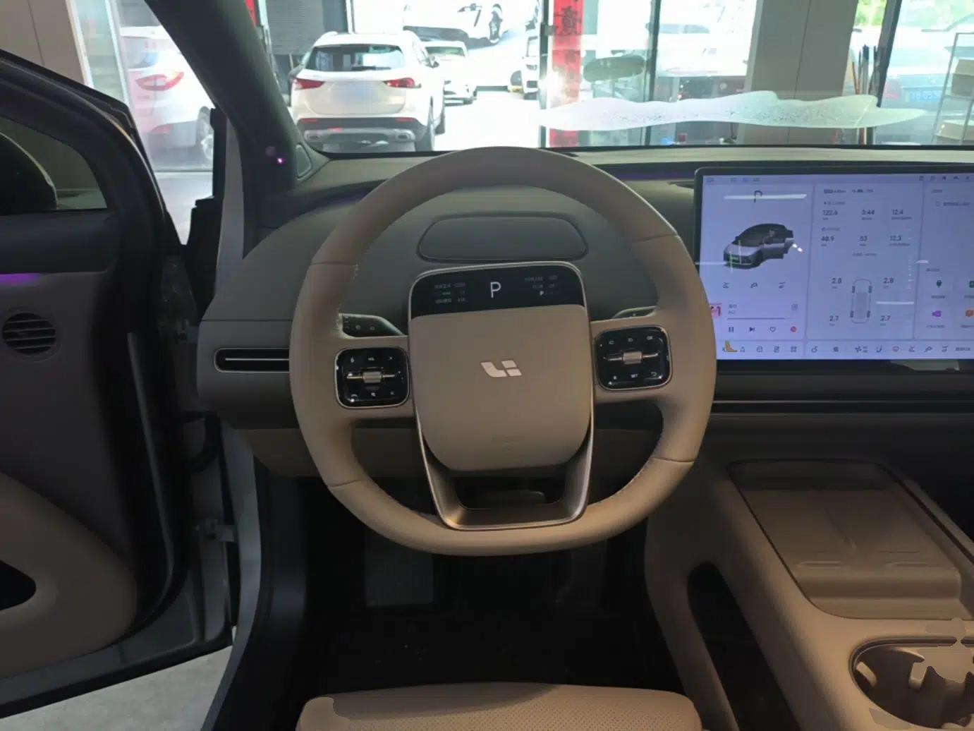 Used Li Auto i6 2025 Model Two-Wheel-Drive Standard Type — миниатюра 13