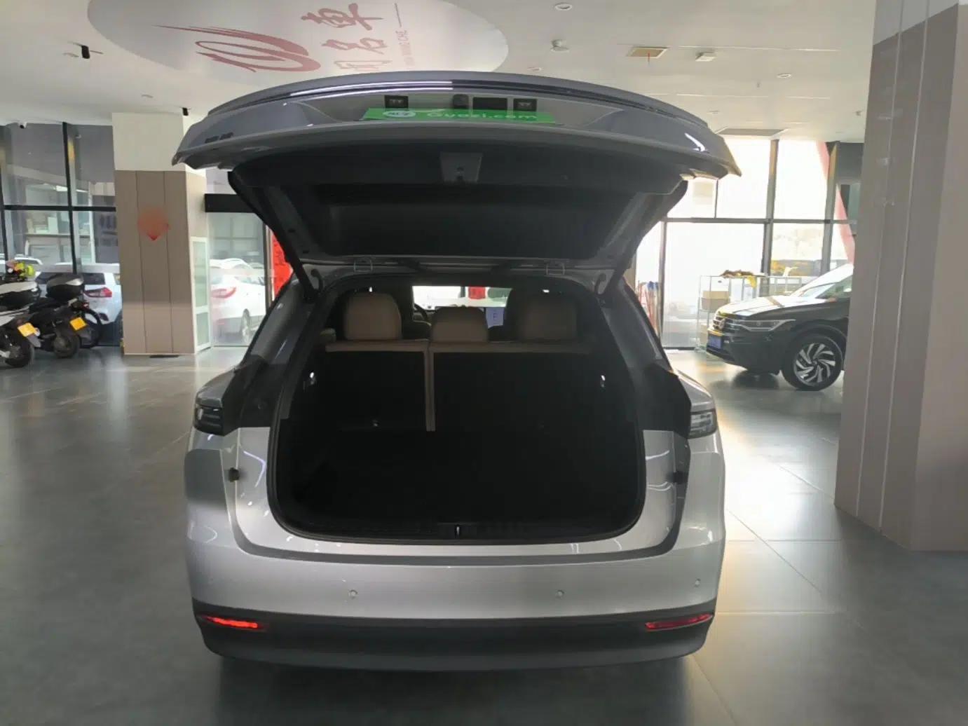 Used Li Auto i6 2025 Model Two-Wheel-Drive Standard Type — миниатюра 22