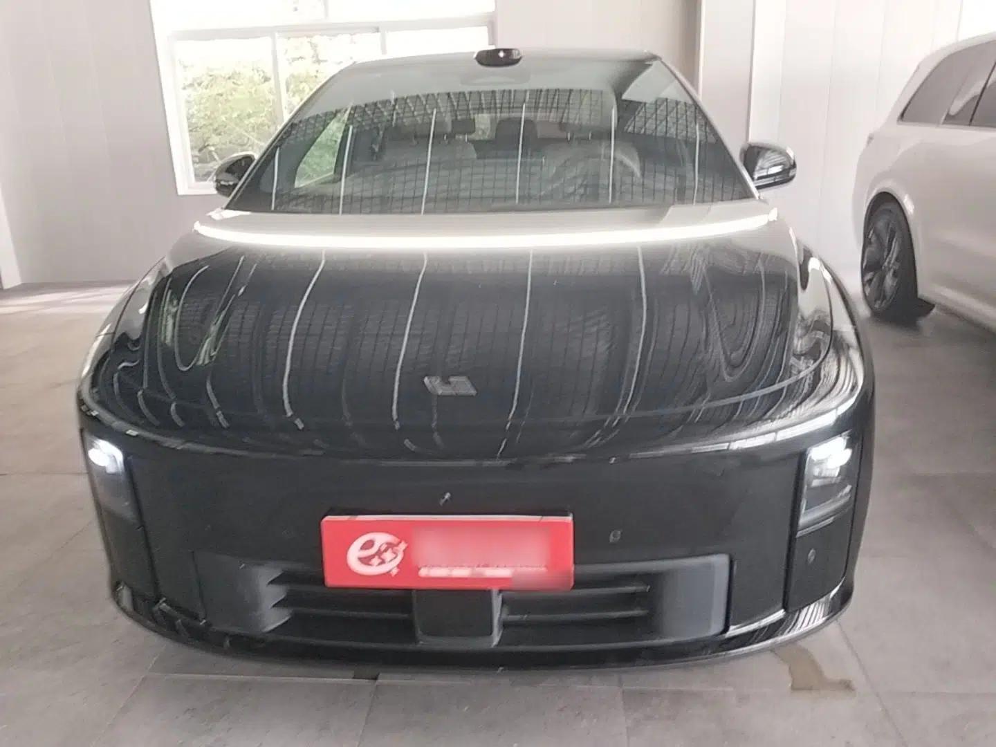 Used Li Auto i6 2025 Model Two-Wheel-Drive Standard Type — миниатюра 2