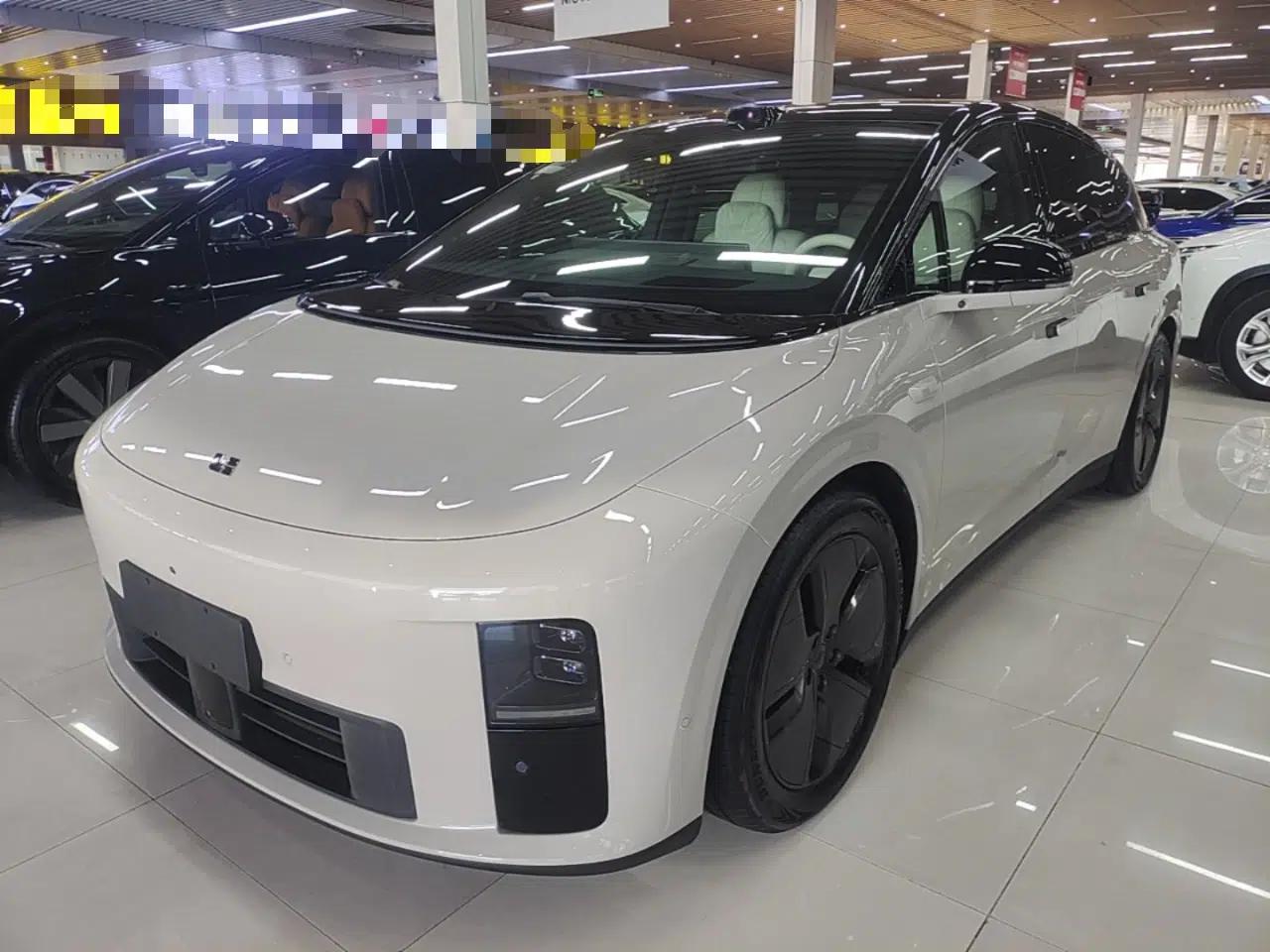 Used Li Auto i6 2025 Model Two-Wheel-Drive Standard Type — миниатюра 1