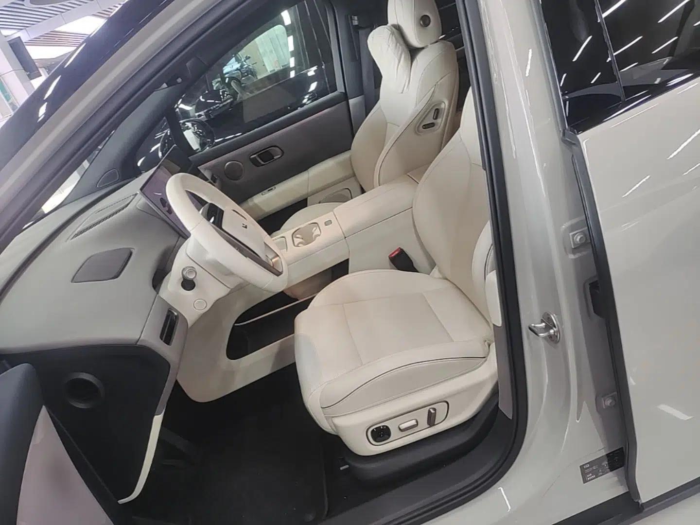 Used Li Auto i6 2025 Model Two-Wheel-Drive Standard Type — миниатюра 17