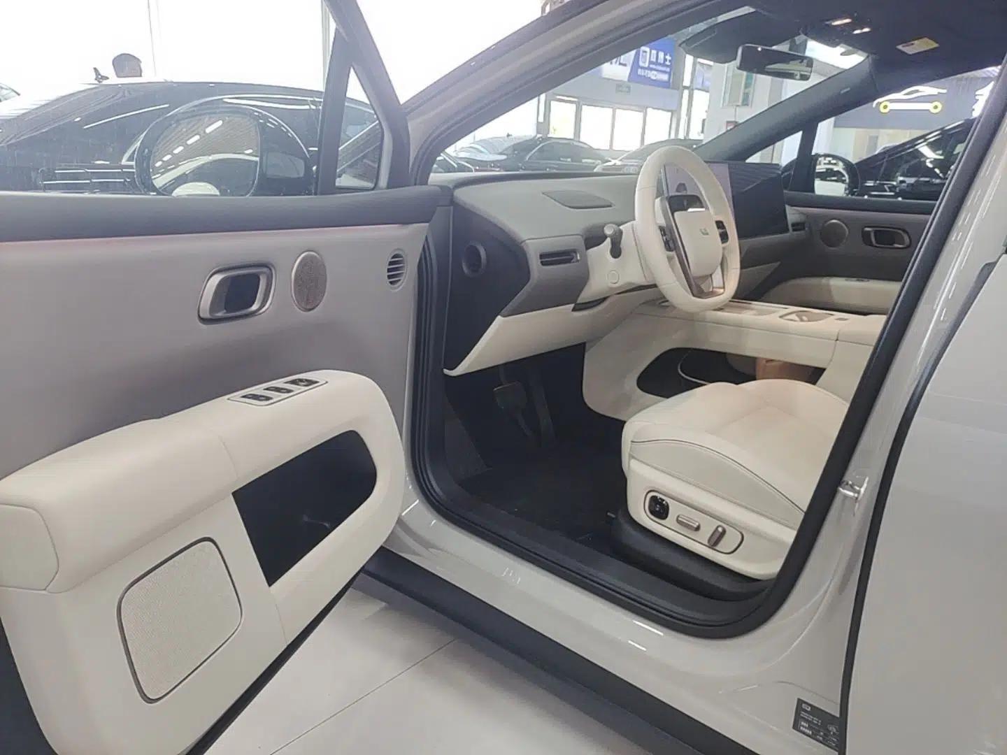 Used Li Auto i6 2025 Model Two-Wheel-Drive Standard Type — миниатюра 18
