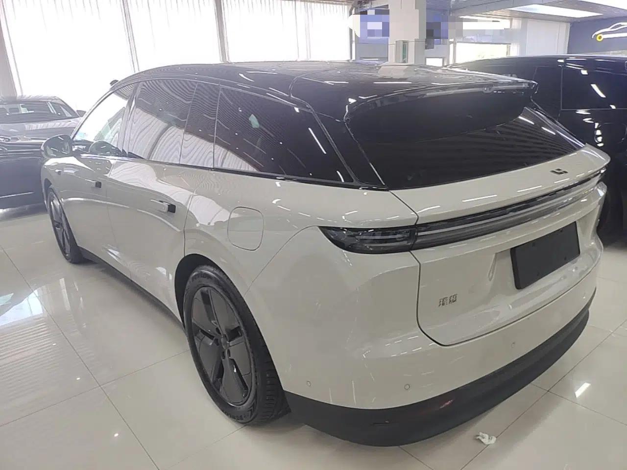 Used Li Auto i6 2025 Model Two-Wheel-Drive Standard Type — миниатюра 4