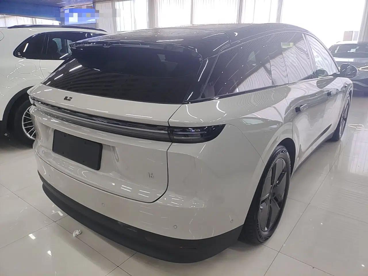 Used Li Auto i6 2025 Model Two-Wheel-Drive Standard Type — миниатюра 6