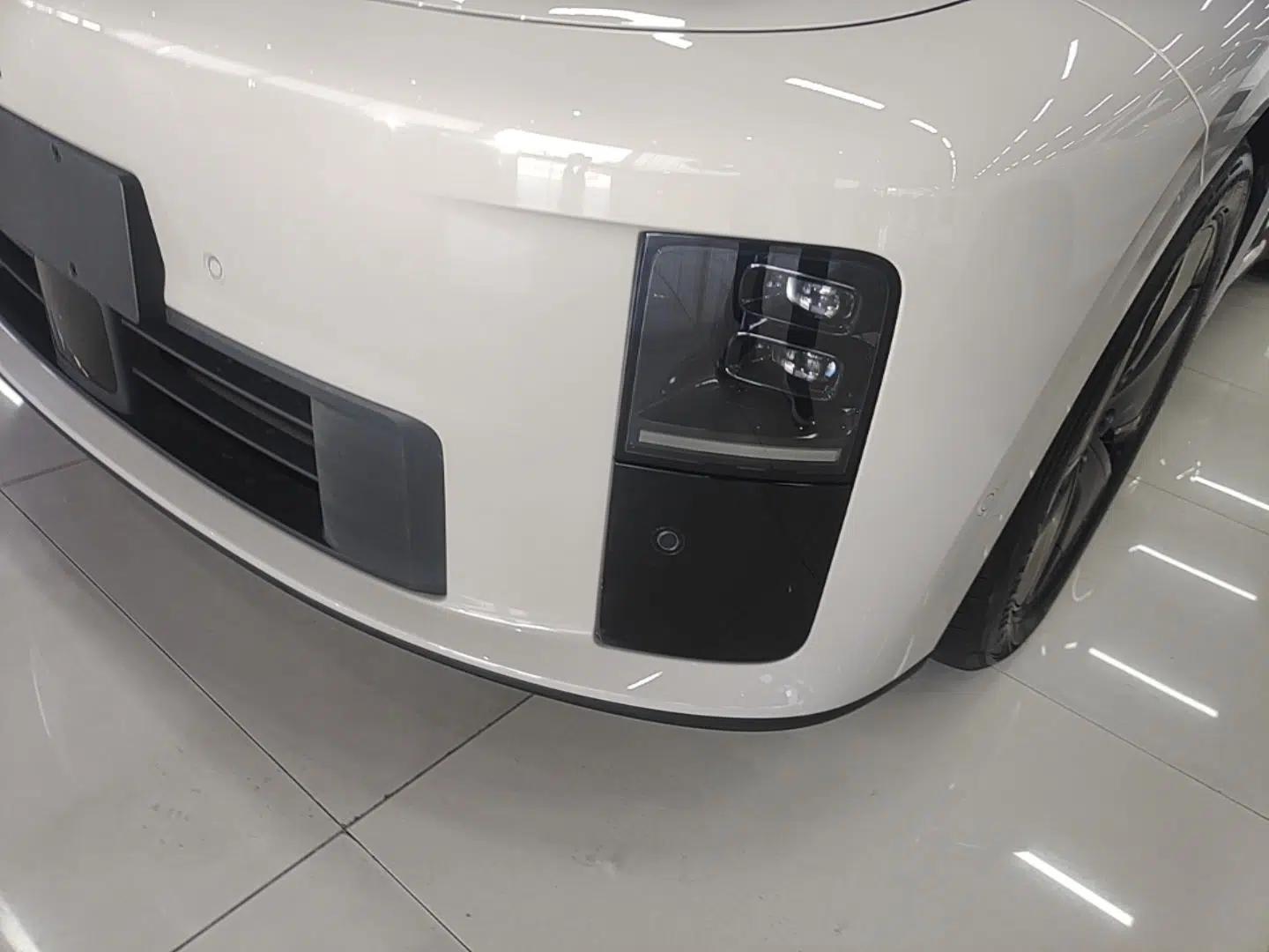 Used Li Auto i6 2025 Model Two-Wheel-Drive Standard Type — миниатюра 8