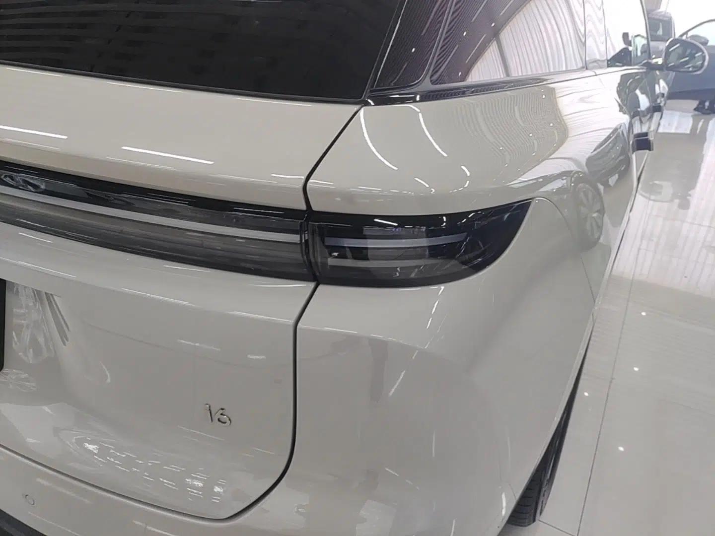 Used Li Auto i6 2025 Model Two-Wheel-Drive Standard Type — миниатюра 9