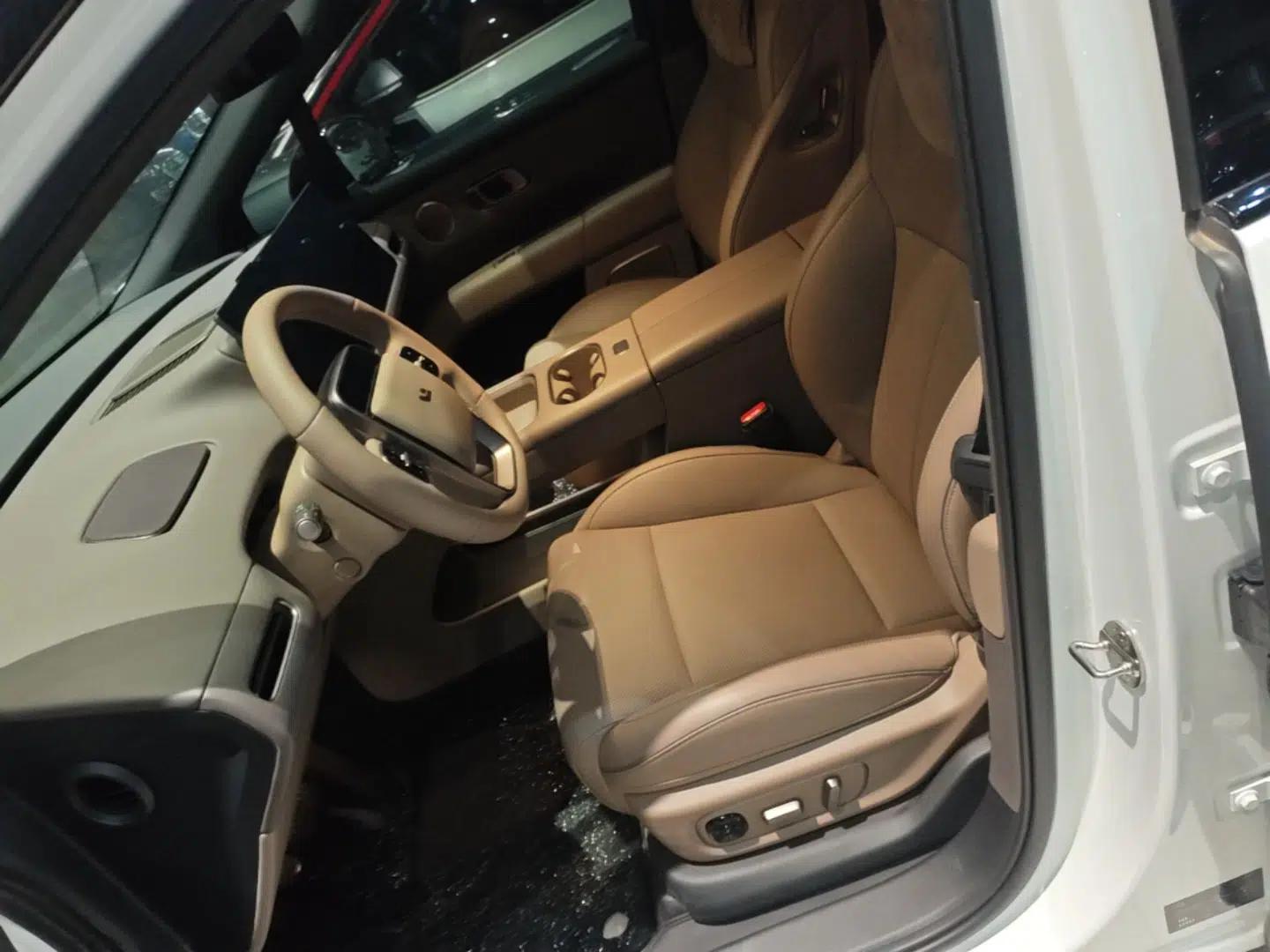 Used Li Auto i6 2025 Model Two-Wheel-Drive Standard Type — миниатюра 17