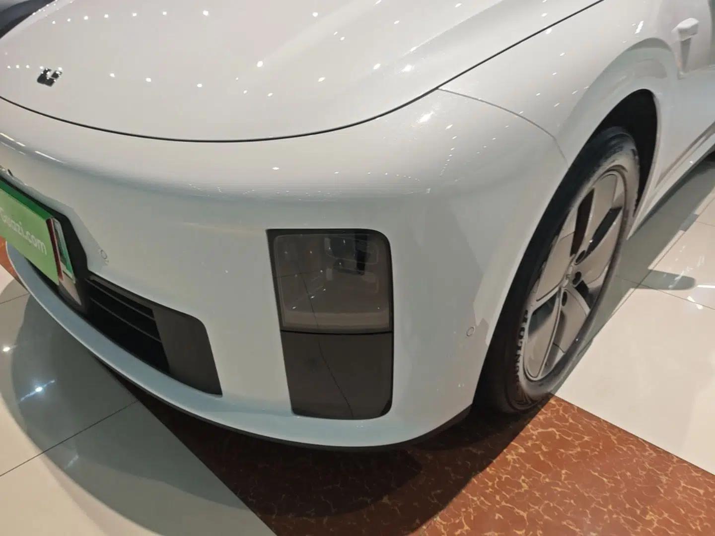 Used Li Auto i6 2025 Model Two-Wheel-Drive Standard Type — миниатюра 8