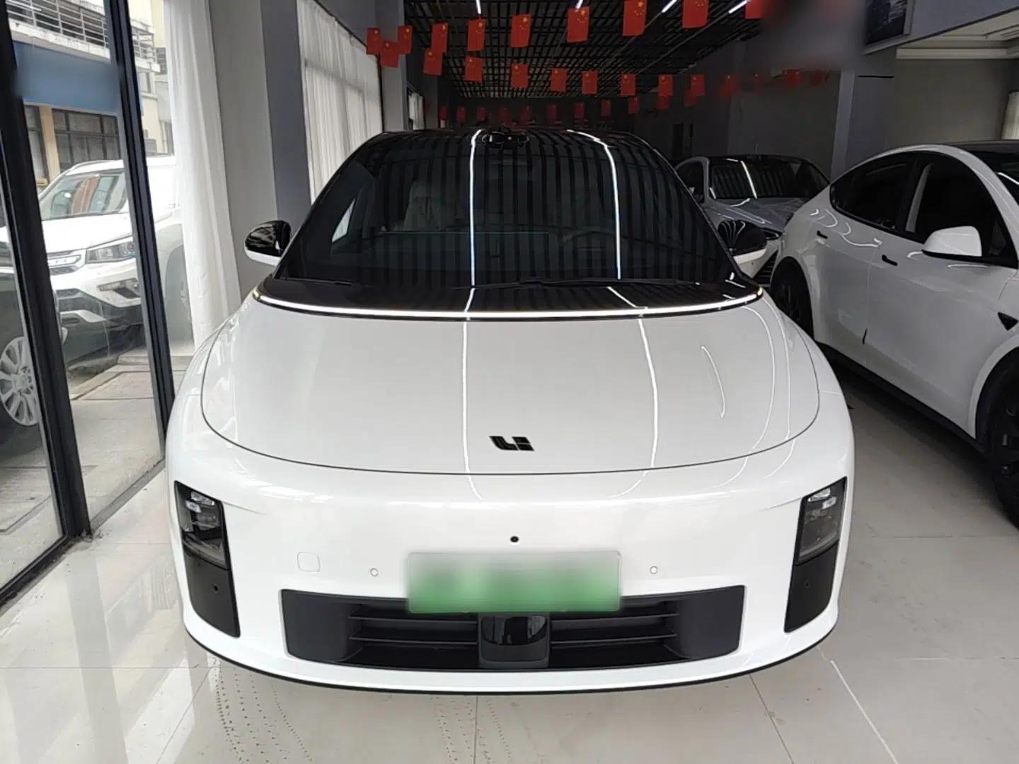 Used Li Auto i6 2025 Model Two-Wheel-Drive Standard Type — миниатюра 2