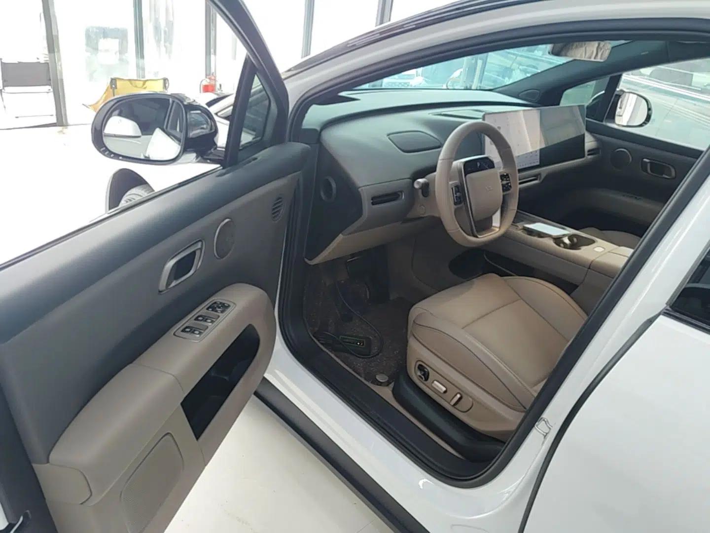 Used Li Auto i6 2025 Model Two-Wheel-Drive Standard Type — миниатюра 18