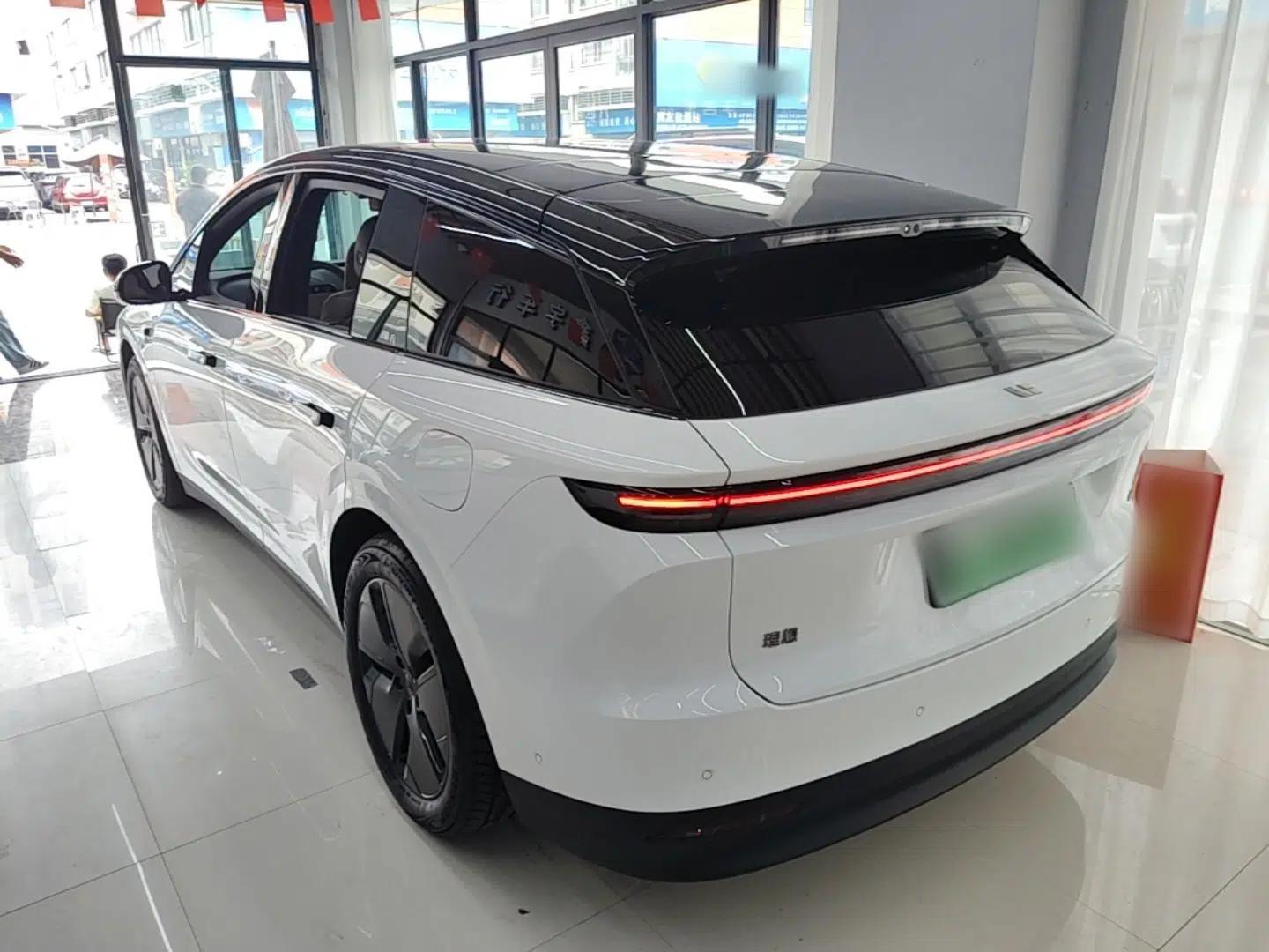 Used Li Auto i6 2025 Model Two-Wheel-Drive Standard Type — миниатюра 4